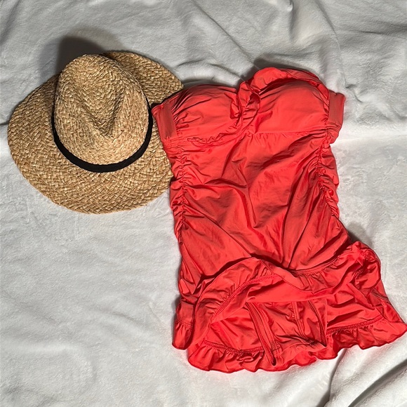 Ella Moss Other - 🍑🏝️Ella Moss pastel peachy orange/coral one piece size mediumAmazing condition
